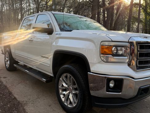 Used 2014 GMC Sierra 1500 SLE w/ SLE Value Package image 2