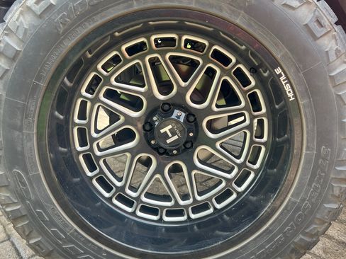 Used 2020 Jeep Wrangler Unlimited Sahara w/ Uconnect 4C Nav & Sound Group image 13