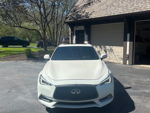 Used 2017 INFINITI Q60 3.0t w/ Premium Plus Package 3.0T AWD/4WD image 12
