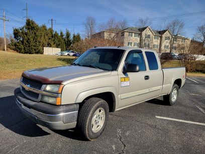 Used 2004 Chevrolet Silverado 1500 4x4 Extended Cab w/ Z71 Convenience Package 2