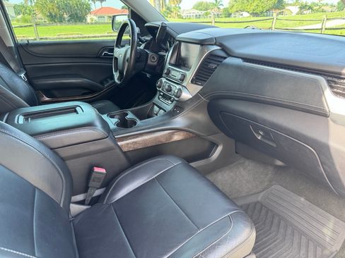 Used 2015 Chevrolet Suburban LT RWD image 14