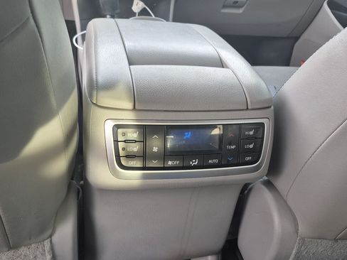 Used 2016 Toyota Highlander Limited Platinum image 14