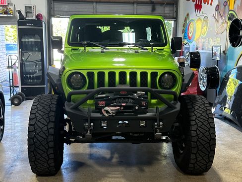 Used 2018 Jeep Wrangler Unlimited Sport image 2