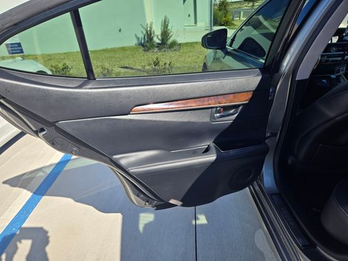 Used 2016 Lexus ES 350 image 9