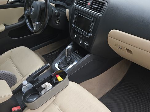 Used 2011 Volkswagen Jetta SE image 5