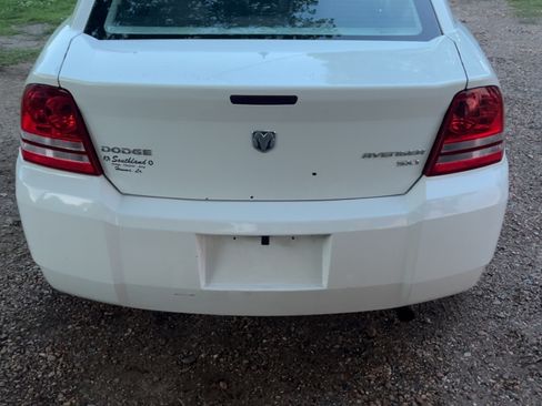 Used 2010 Dodge Avenger SXT FWD image 8