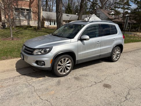 Used 2017 Volkswagen Tiguan SEL FWD image 13