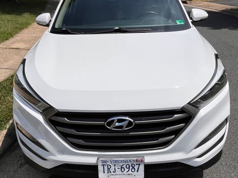 Used 2017 Hyundai Tucson SE Plus AWD/4WD image 2