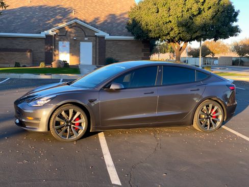 Used 2020 Tesla Model 3 Performance AWD/4WD image 2