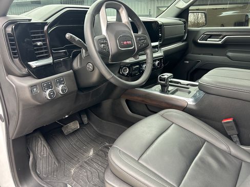 Used 2025 GMC Sierra 1500 SLT w/ SLT Premium Plus Package image 16