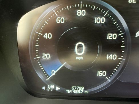 Used 2021 Volvo XC90 T5 Momentum w/ Climate Package FWD image 14