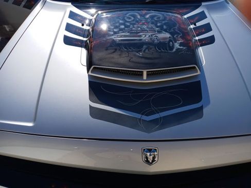 Used 2010 Dodge Challenger R/T image 5