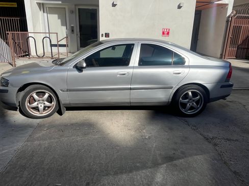 Used 2002 Volvo S60 T5 image 6