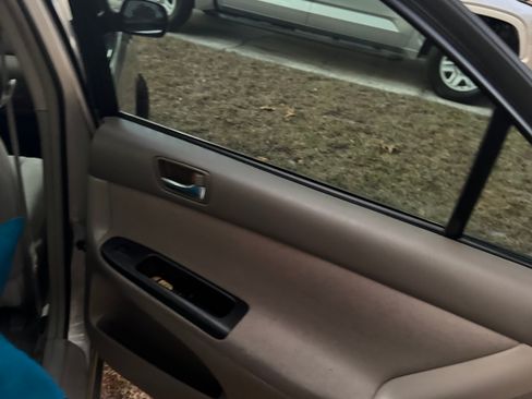 Used 2005 Toyota Camry LE image 12