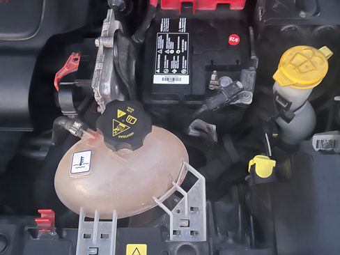 Used 2020 Jeep Renegade Altitude image 9