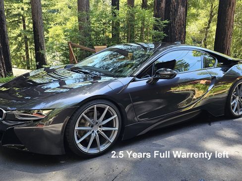 Used 2019 BMW i8 Coupe image 1