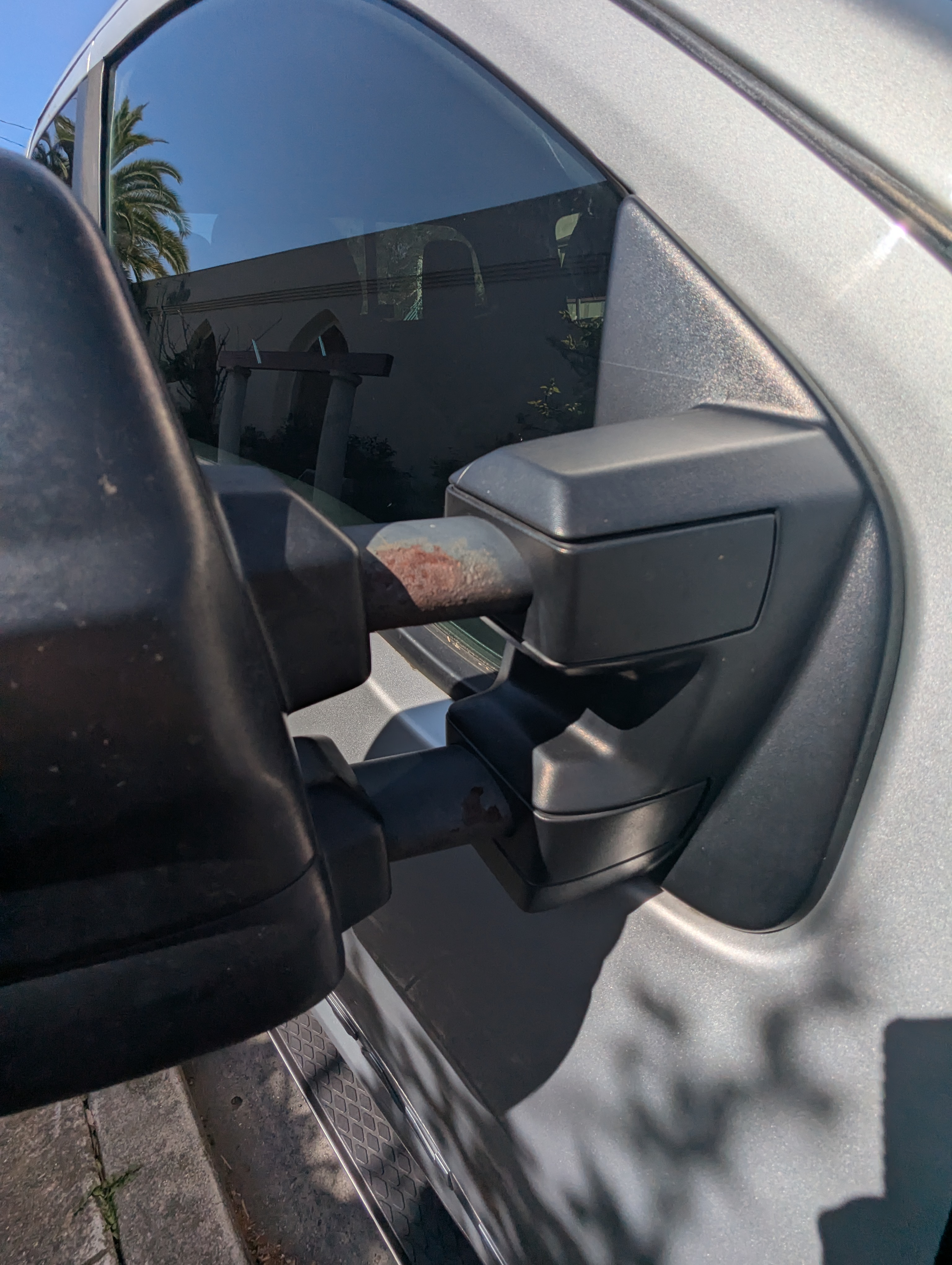 Used 2017 Nissan Titan SV AWD/4WD image 25