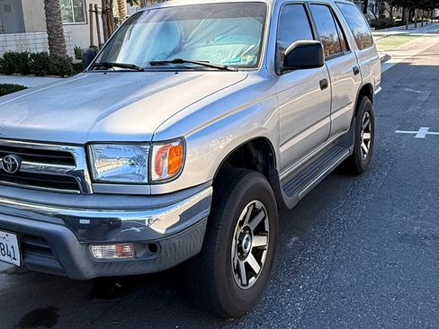 Used 2000 Toyota 4Runner 2WD image 4