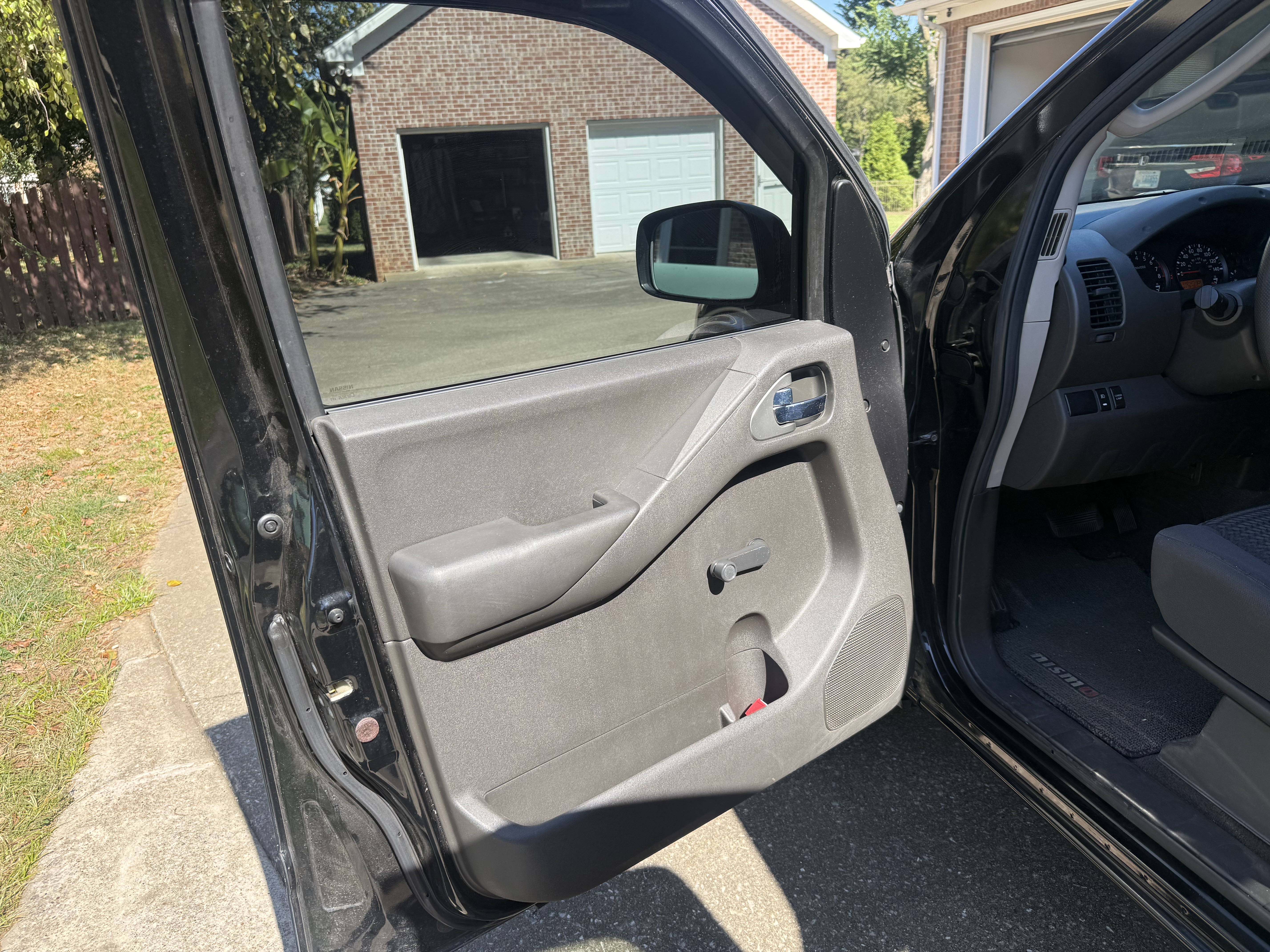 Used 2006 Nissan Frontier SE RWD image 27