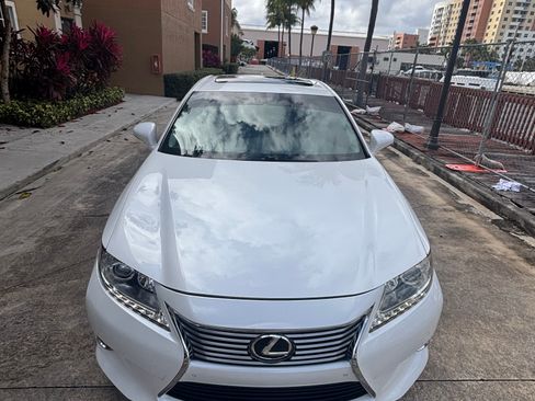 Used 2014 Lexus ES 350 350 Sedan 4D w/ Premium Package image 2