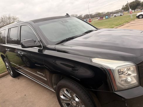 Used 2015 GMC Yukon XL Denali w/ Premium Package image 6