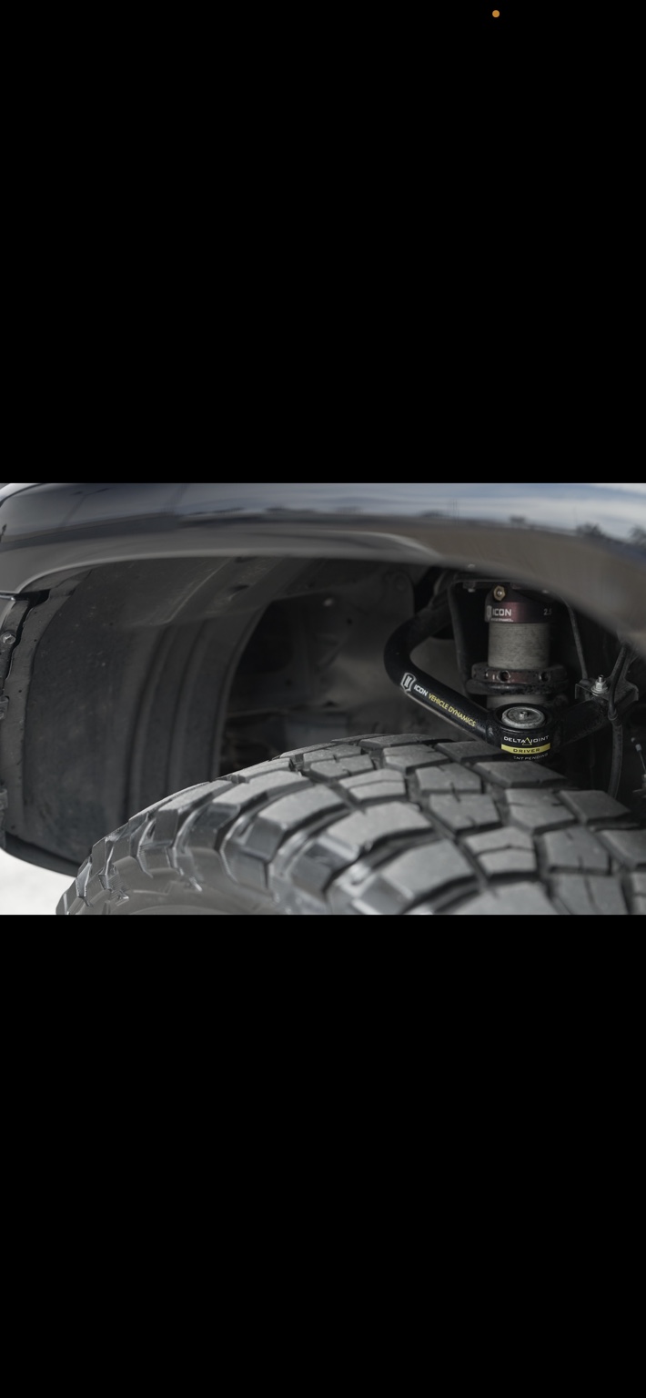 Used 2019 Toyota 4Runner SR5 AWD/4WD image 15
