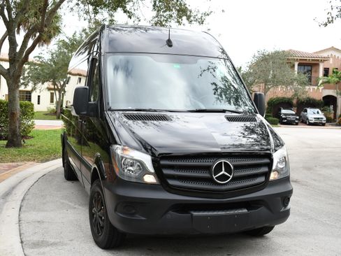 Used 2018 Mercedes-Benz Sprinter 3500 image 9