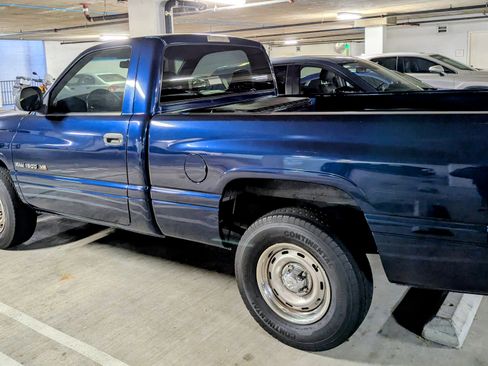 Used 2001 Dodge Ram 1500 Truck 2WD Regular Cab image 2