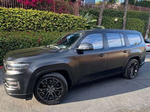 Used 2023 Jeep Grand Wagoneer Series II w/ Quick Order Packagew 28T image 9