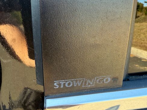 Used 2011 Chrysler Town & Country Touring image 16