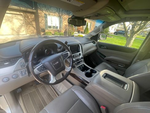 Used 2015 GMC Yukon SLT w/ HD Trailering Package image 12