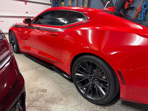 Used 2016 Chevrolet Camaro SS RWD image 4