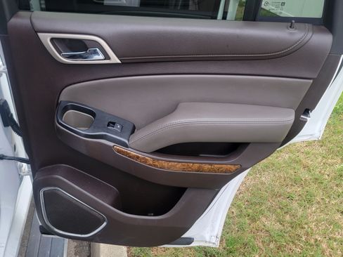 Used 2015 GMC Yukon Denali w/ Premium Package image 11