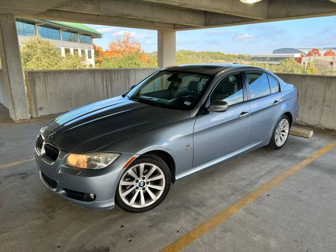 Used 2011 BMW 328i xDrive Sedan image 4