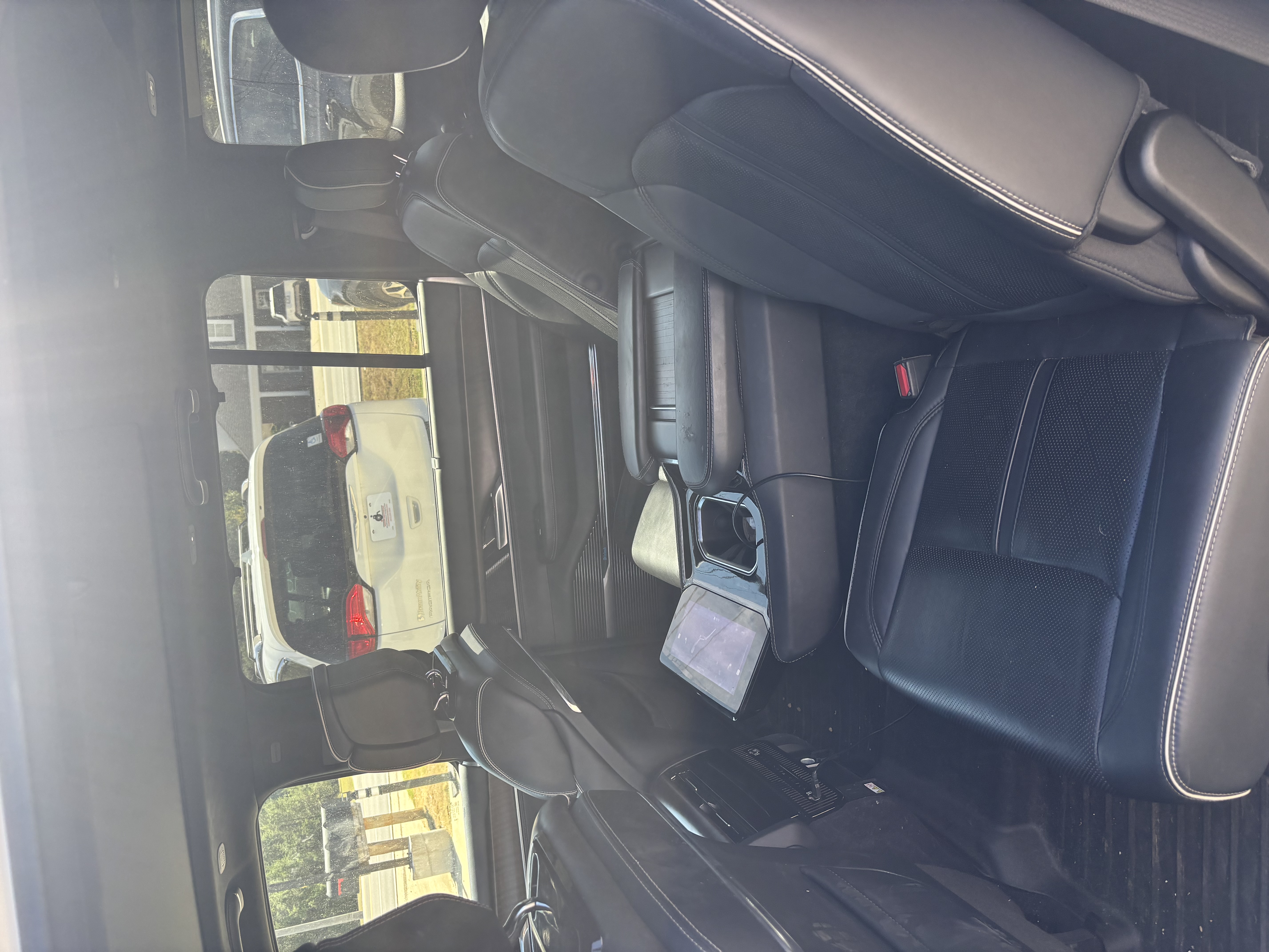 Used 2023 Jeep Grand Wagoneer Series II AWD/4WD image 8