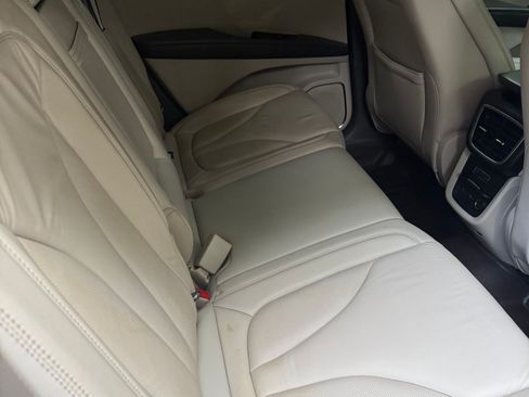 Used 2017 Lincoln MKX Select w/ Lincoln MKX Climate Package AWD/4WD image 14