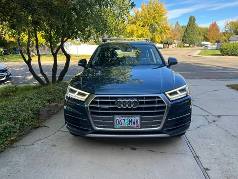 Used 2018 Audi Q5 2.0T Premium Plus w/ Premium Plus Package AWD/4WD image 2