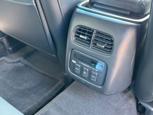 Used 2004 Cadillac De Ville Sedan w/ Equipment Group image 22