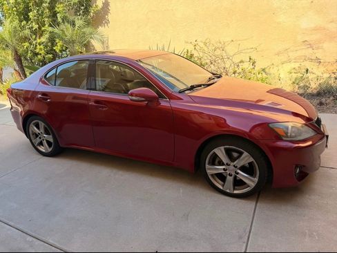 Used 2011 Lexus IS 250 w/ Premium Pkg Value Edition RWD image 4