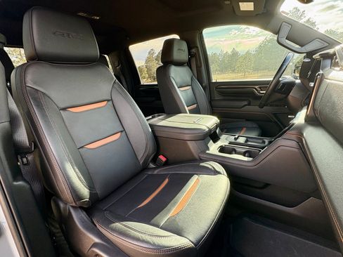 Used 2024 GMC Sierra 2500 AT4 w/ Technology Package image 8