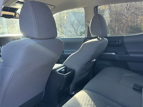 Used 2020 Toyota Tacoma SR5 image 10