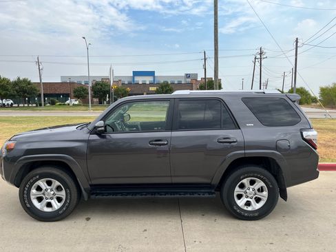 Used 2018 Toyota 4Runner SR5 Premium AWD/4WD image 8