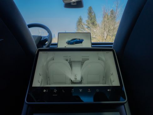 Used 2024 Tesla Model 3 Long Range image 18