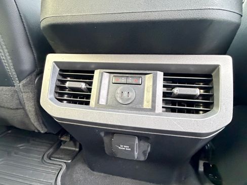Used 2025 Ford F350 Lariat w/ Lariat Ultimate Package AWD/4WD image 29