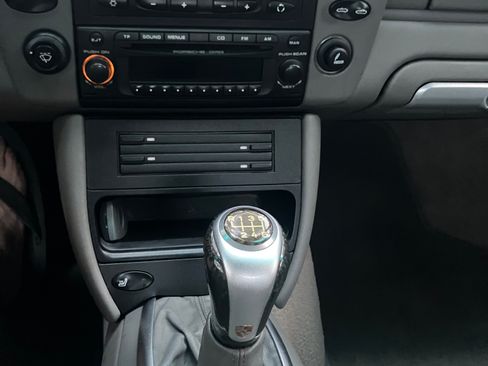 Used 2003 Porsche 911 Carrera image 8