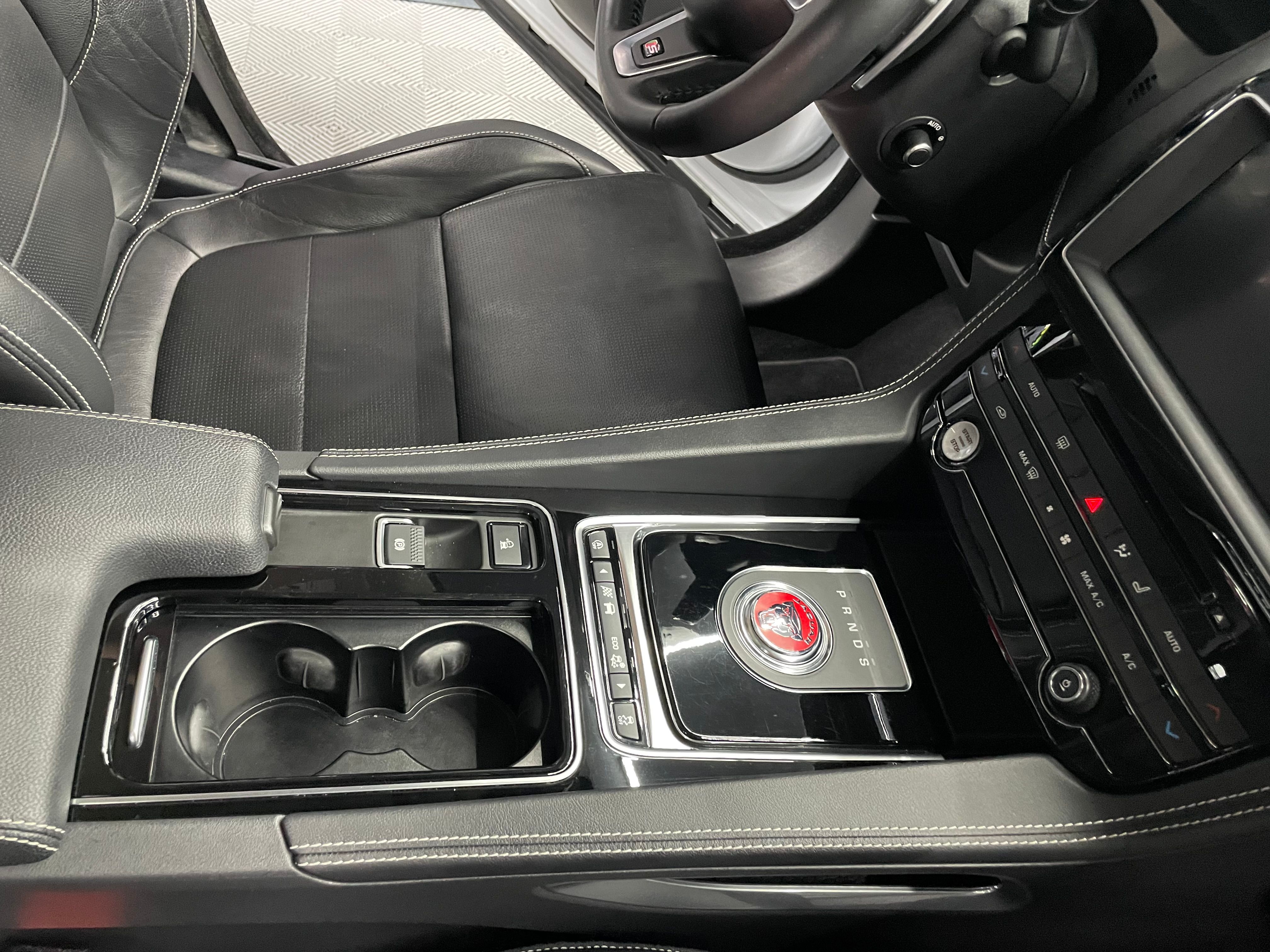 Used 2019 Jaguar F-PACE S AWD/4WD image 15