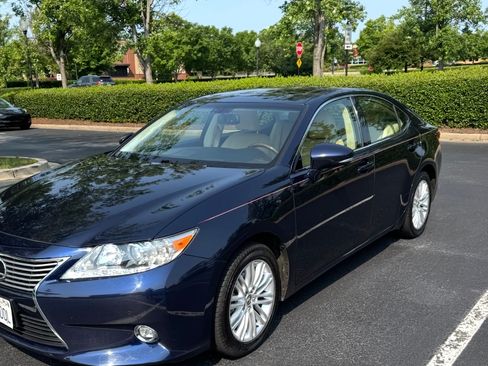Used 2015 Lexus ES 350 w/ Luxury Package image 9