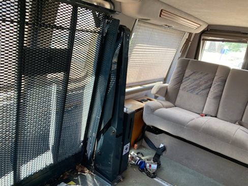 Used 1994 Ford E-150 and Econoline 150 Van image 14