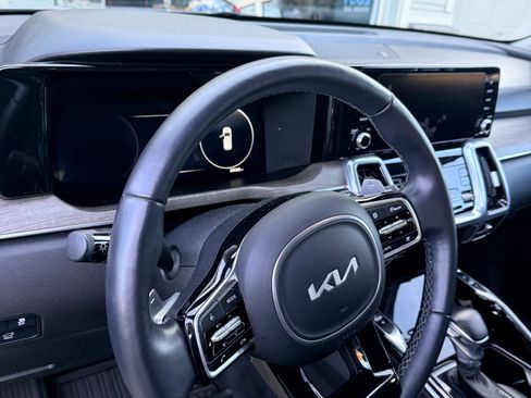 Used 2023 Kia Sorento SX Prestige image 8