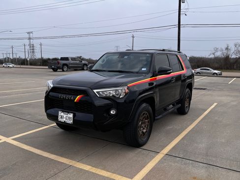 Used 2023 Toyota 4Runner 40th Anniversary SE image 2
